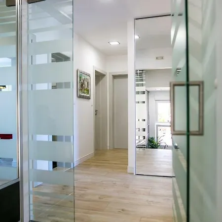 And Studio Giovanni 2 Трогир