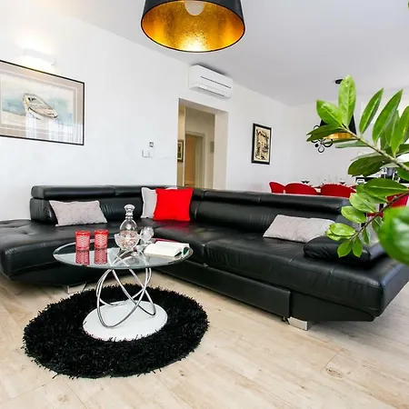 And Studio Giovanni 2 * Трогир